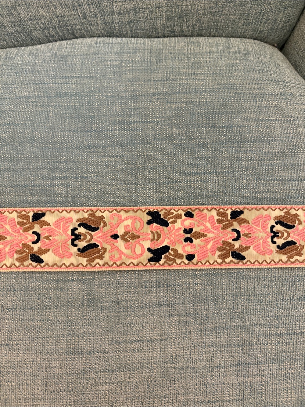 Adjustable Pink Floral-Patterned Crossbody Strap - Picture 7 of 8